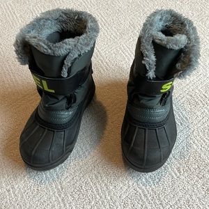 Sorel black snow boots little kids size 12 EUR size 29 excellent used condition